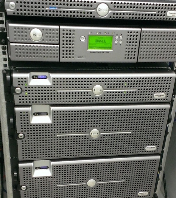 2009 - Serverrack im Rechenzentrum für Cloud-Dienste von bluenetdata